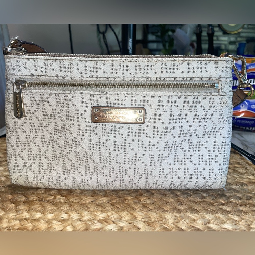 Michael Kors Wristlet